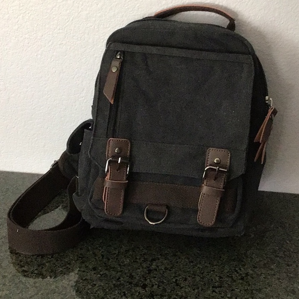 Awesome little backpack with multiple pockets